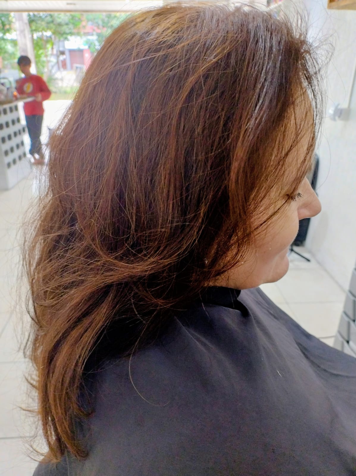 Corte de cabelo feminino repicado com movimento, realizado no Espaço Essência em Alvorada RS